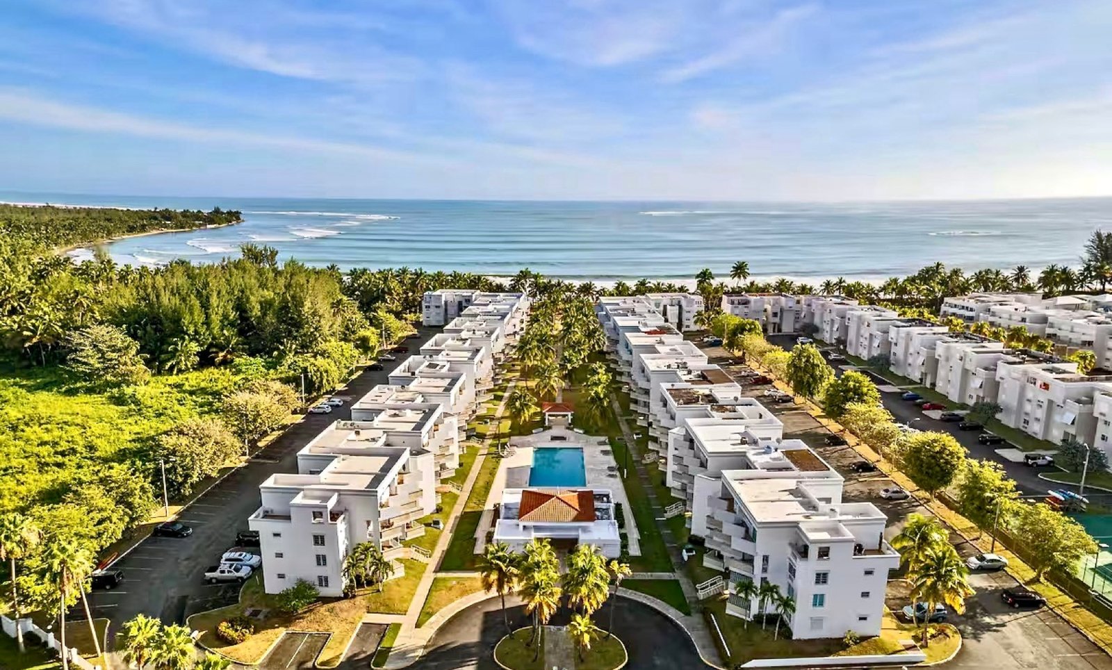 Enjoy the modern Rainforest Beach Condo 