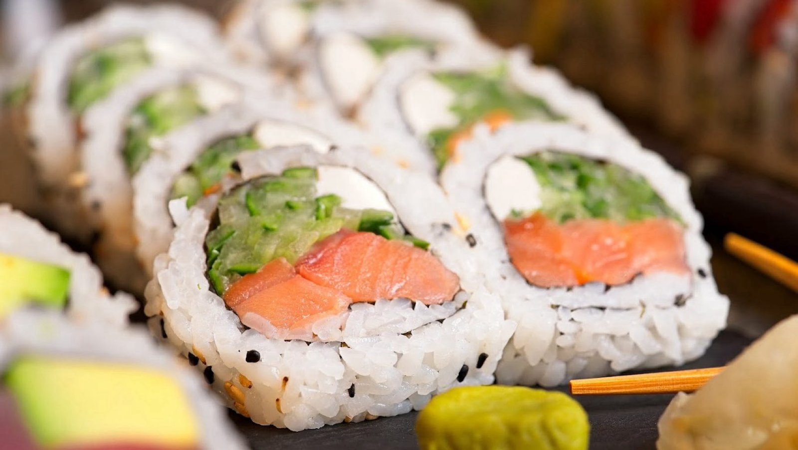 Japanese And Thai Food Near Rainforest Beach Condo