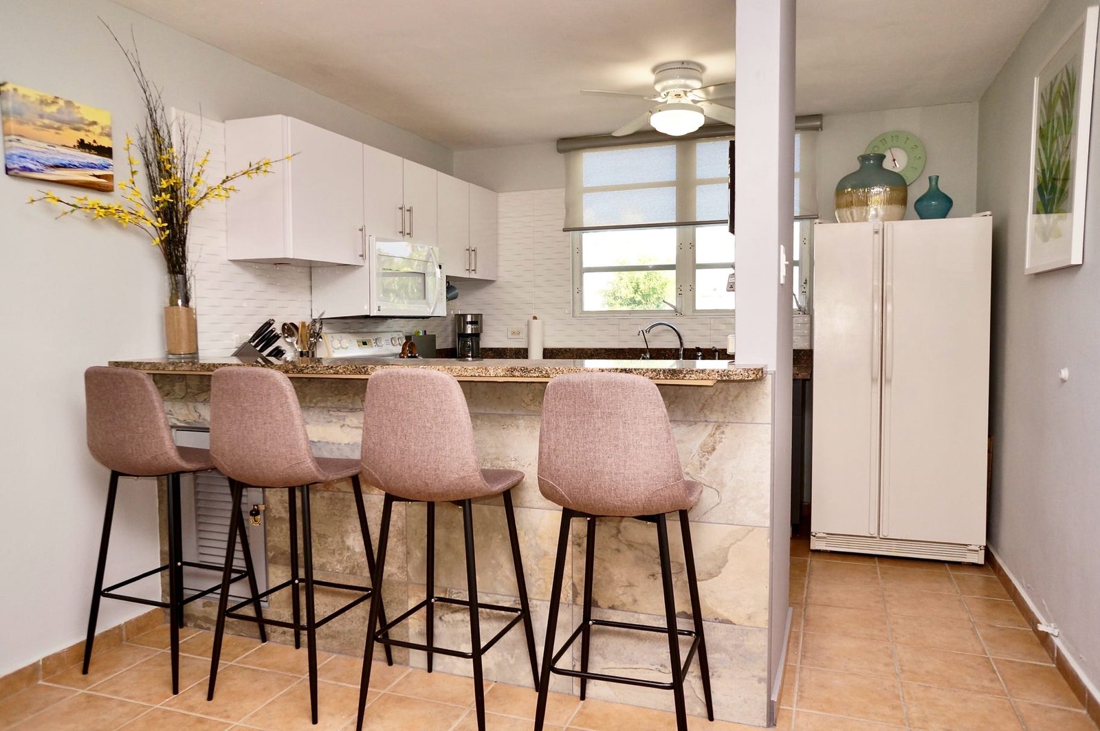 Kitchen Breakfast Bar At Rainforest Beach Condo