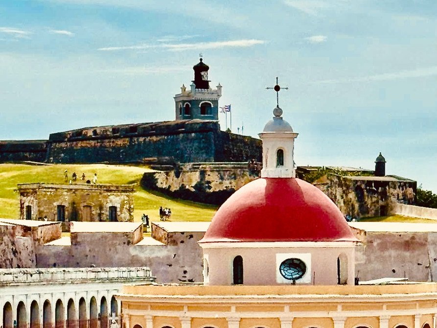 Historic Forts, Castles and Buildings Near Rainforest Beach Condo