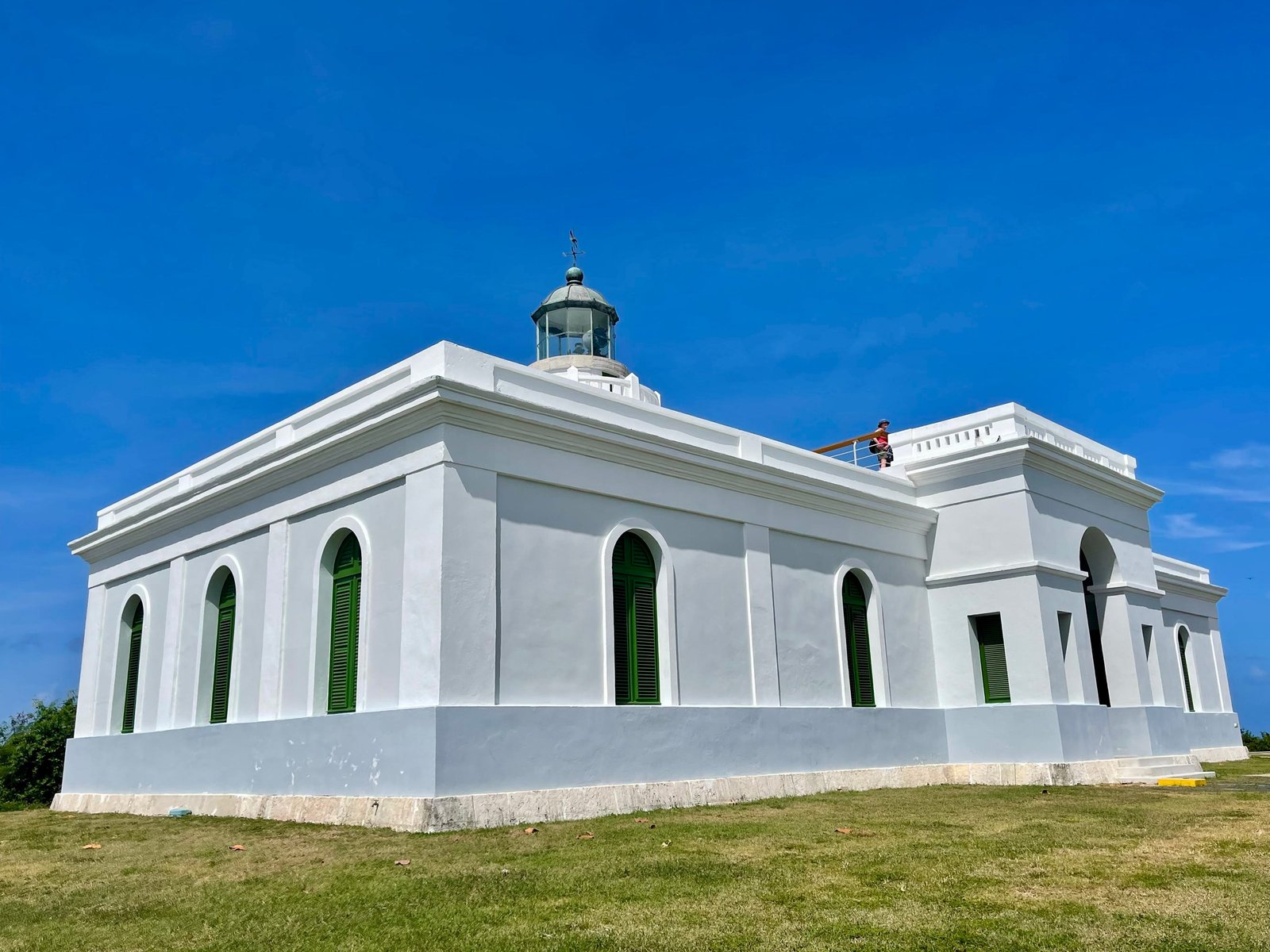 Historic Lighthouse Near Rainforest Beach Condo