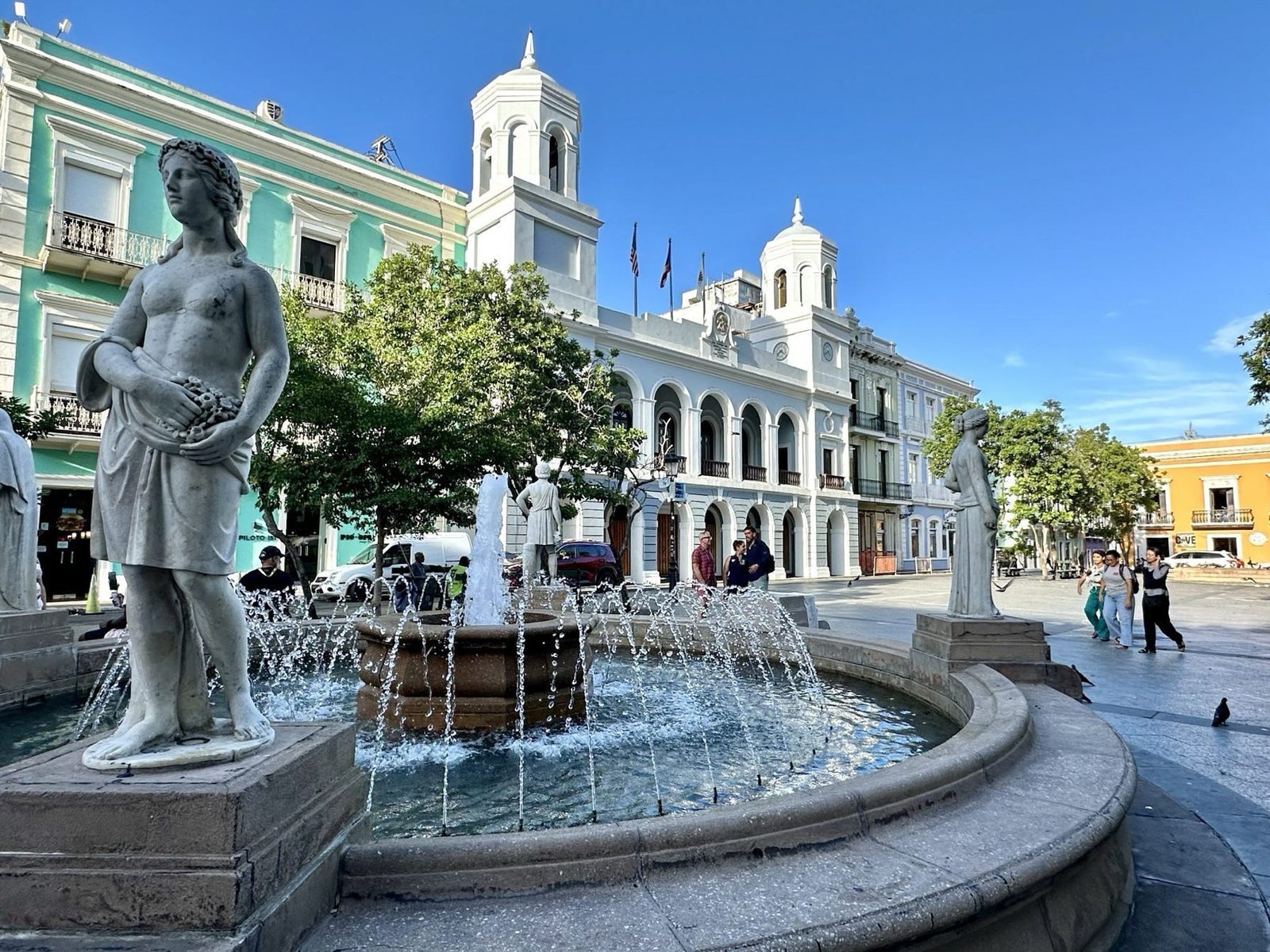 Beautiful Fountain Near Rainforest Beach Condo